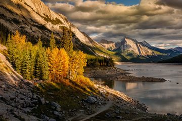 autumn Medicine Lake, Jasper NP, Canada