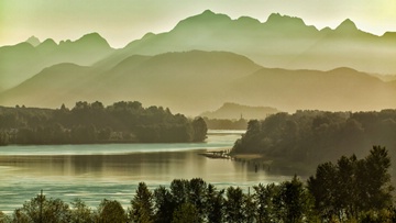 Fraser River, east of Vancouver, BC, Canada, Golden Ears peaks