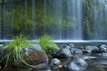 Mossbrae Falls, California, USA