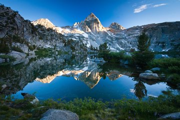 mountain-reflection-in-the-lake 034770
