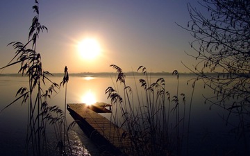 Morning at the lake