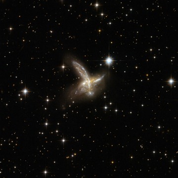 1333049000175 colliding galaxies