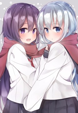 Hibiki and Akatsuki sharing scarf