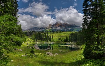 Lago di Carezza, Italy